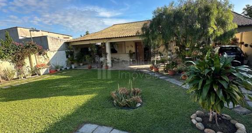 Casa com 4 quartos à venda na Rua Rio de Janeiro, Lakeview, Araruama