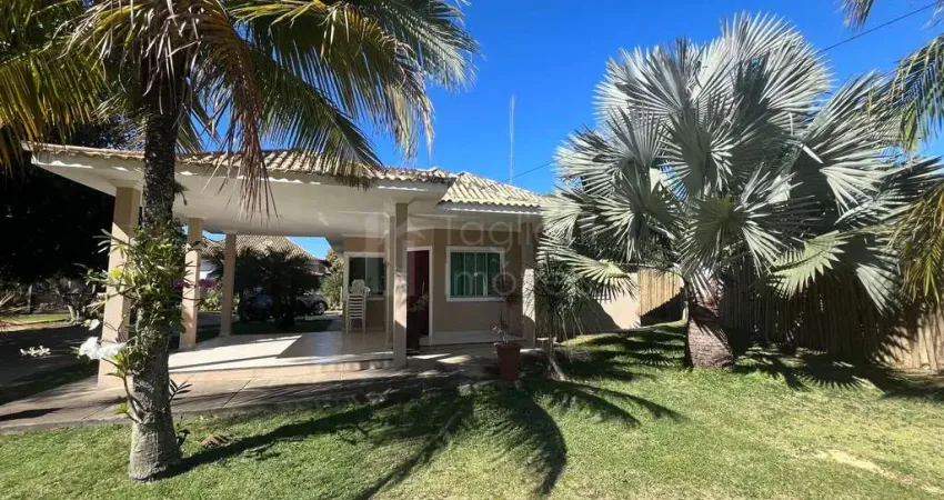 Casa com 3 quartos à venda no Outeiro, Araruama 