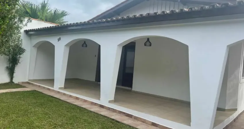 Casa com 2 quartos à venda na Rua Gerônimo Lopes Agria, Jardim Guaiuba, Guarujá
