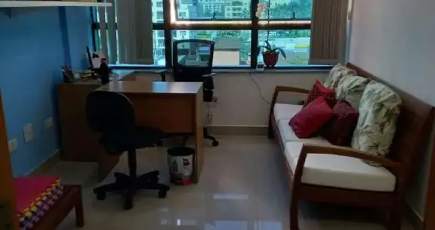 Casa comercial à venda na Avenida Dom Pedro I, Enseada, Guarujá