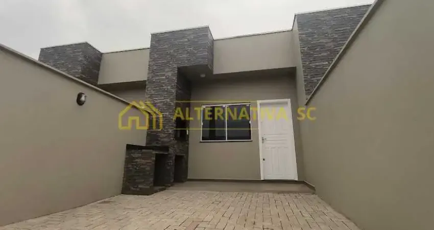 Casa para locação anual com 02 quartos em Itacolomi, Balneário Piçarras