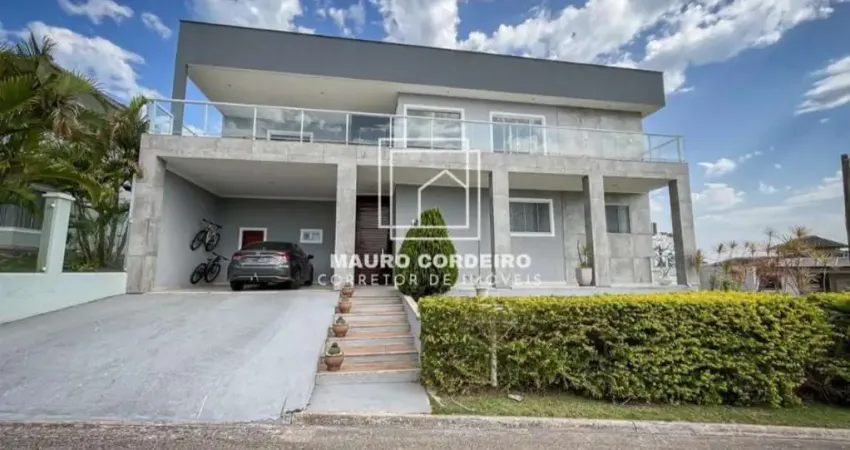 Vendo Casa com 600m² área construída no Condomínio Vale dos Cristais.