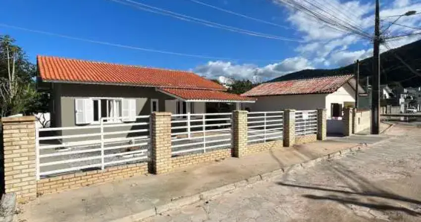 Casa à venda no bairro São João do Rio Vermelho - Florianópolis/SC