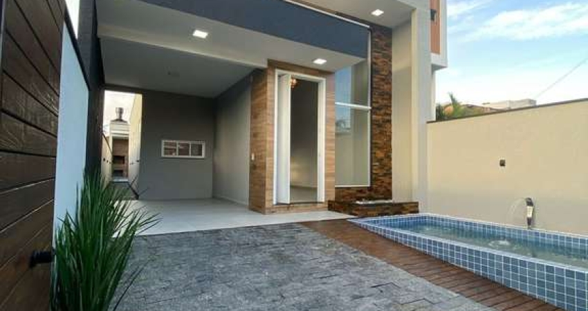 Casa Padrão com 130m² á aproximadamente 1,5km da Praia do Moçambique