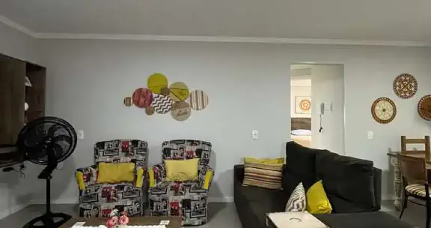 Apartamento mobiliado localizado aproximadamente 700 metros da praia do Santinho, Florianópolis/SC.