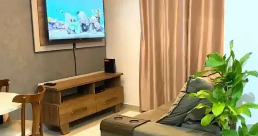Apartamento com 76m² á aproximadamente 1200 metros da Praia dos Ingleses.
