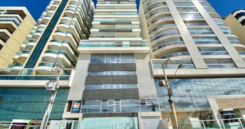 LINDO APARTAMENTO FRENTE PARA O MAR. FINAMENTE MOBILIADO E DECORADO.