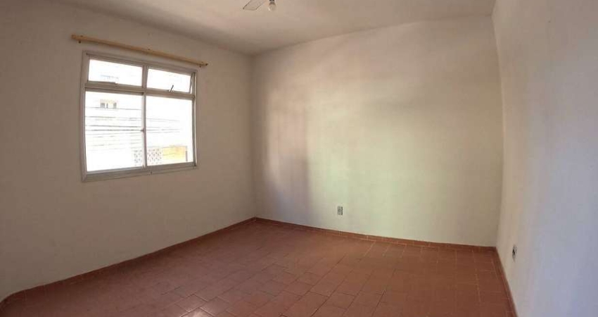 APARTAMENTO DE 2 QUARTOS SENDO 1 SUÍTE  NA SEGUNDA QUADRA DO MAR.