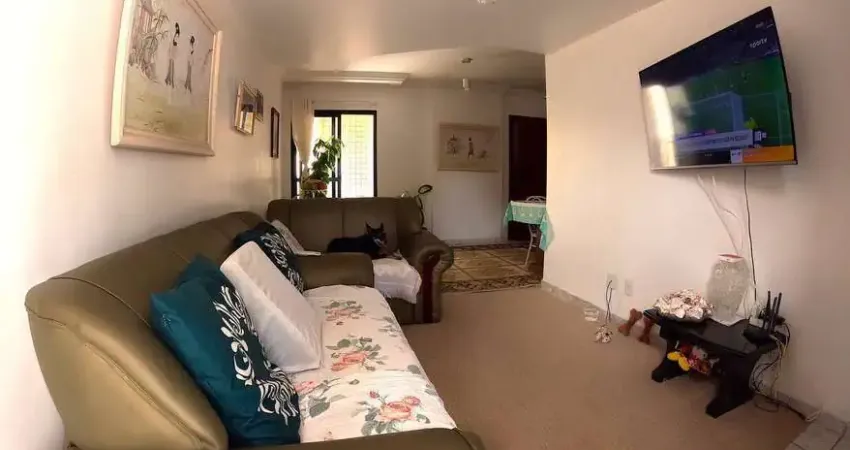 Apartamento 02 Quartos de  fundos em prédio a beira mar.