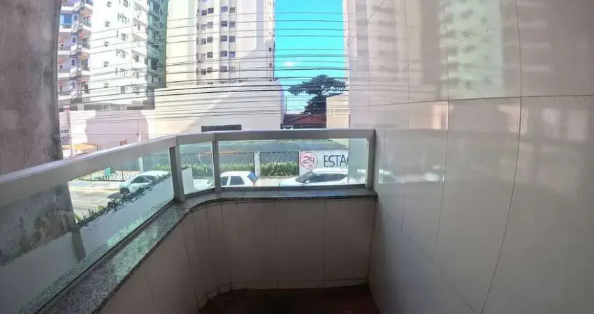 Apartamento de 2 quartos sendo 1 suíte  na segunda quadra do mar.