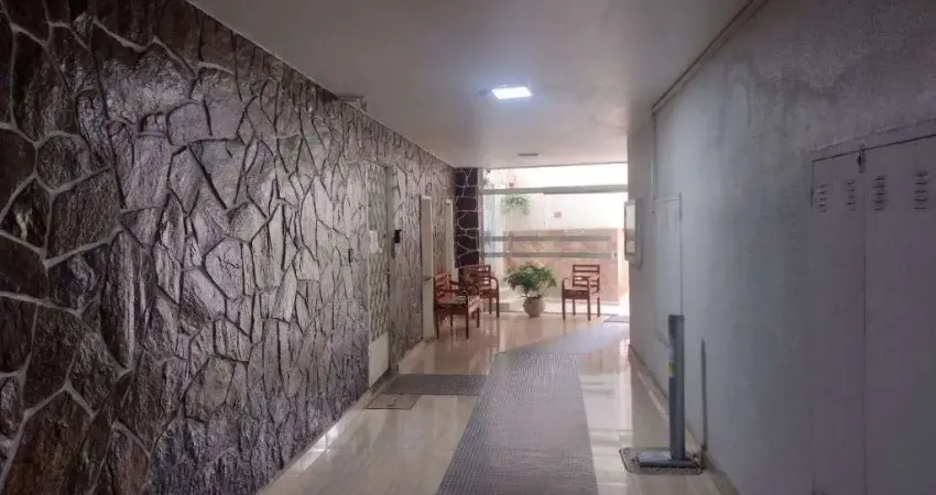 Apartamento com 2 dormitórios à venda por R$ 220.000 - Centro- JF