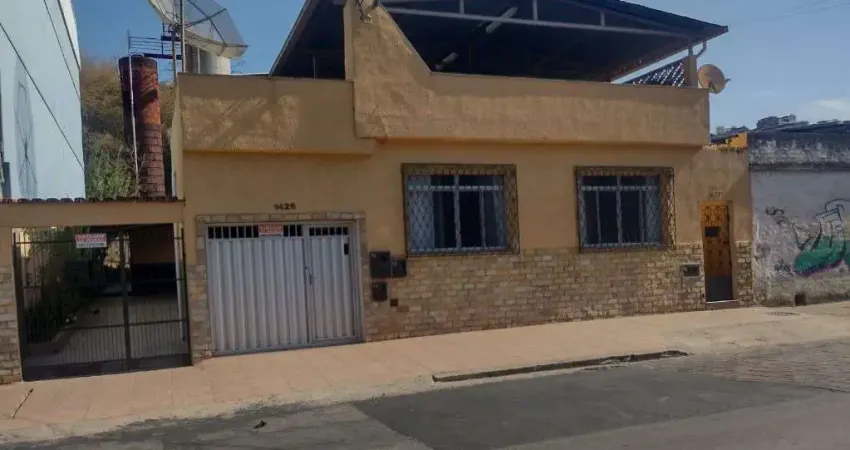 Casa com 2 dormitórios à venda por R$ 715.000,00 - Fábrica - Juiz de Fora/MG