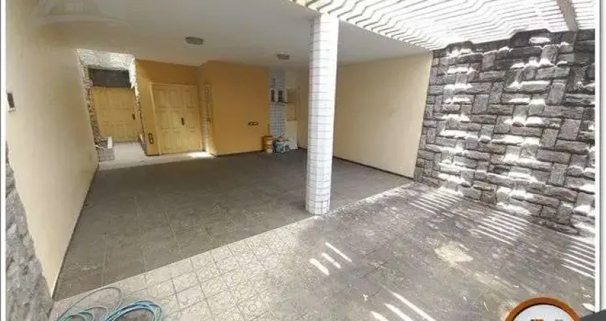 Casa à venda, 250 m² por R$ 720.000,00 - Fátima - Fortaleza/CE