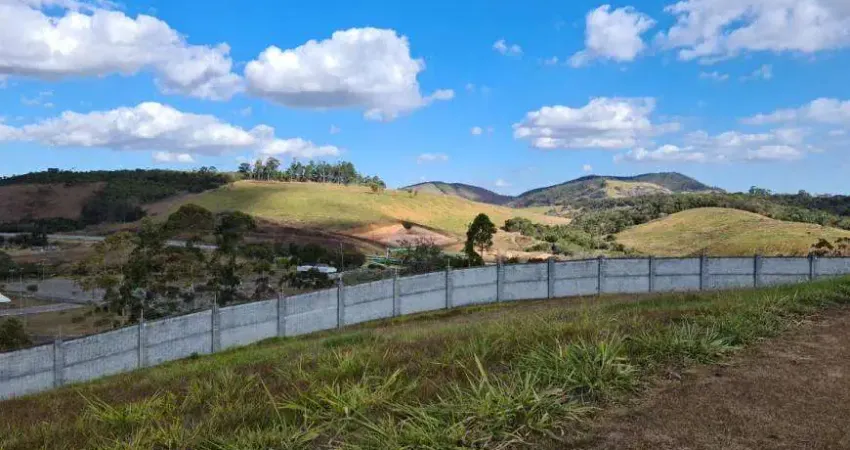 Terreno com 680 m², no Alphaville, aceita financiamento.