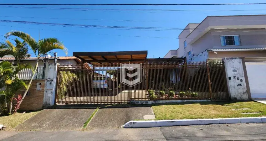 Casa confortável linear com 02 suítes no Alto dos Pinheiros