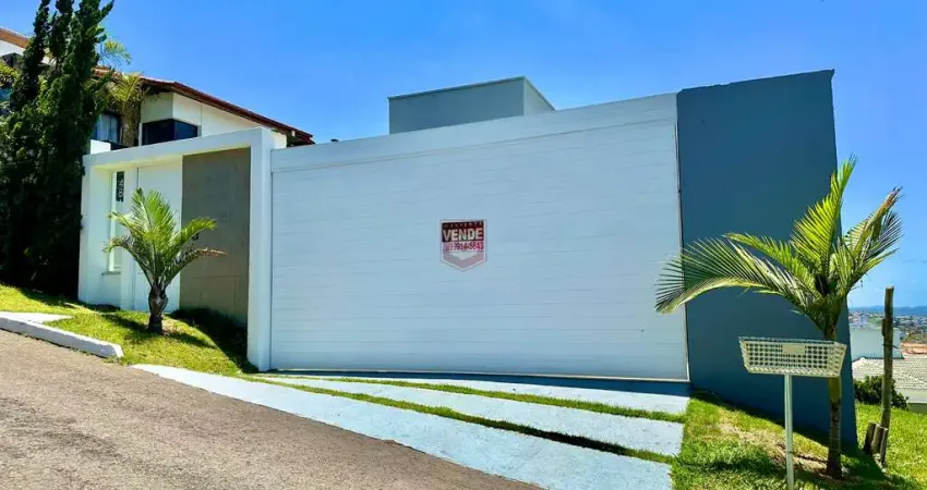 Casa em Condomínio com 3/4, 02 suítes com closet, piscina e sauna