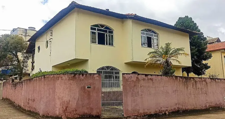 Casa com 3 quartos à venda na Rua Sebastião Ferreira, São Pedro, Juiz de Fora