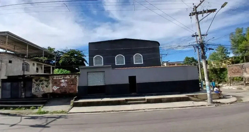 OPORTUNIDADE ÚNICA! Um galpão ESPAÇOSO e VERSÁTIL disponível para venda na Trindade, SG.