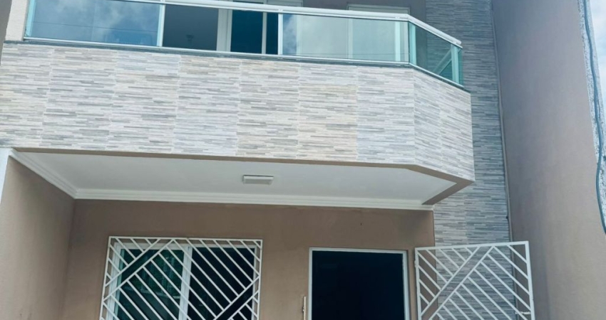 Linda Casa Duplex com 4 quartos e duas vagas no Parque Dois Irmãos