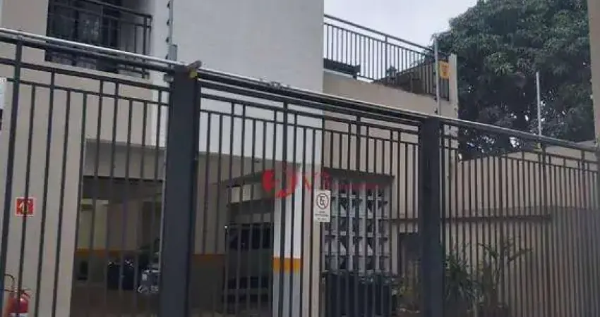 Apartamento a venda enfrente ao metro Patriarca com 2 dormitórios, sacada