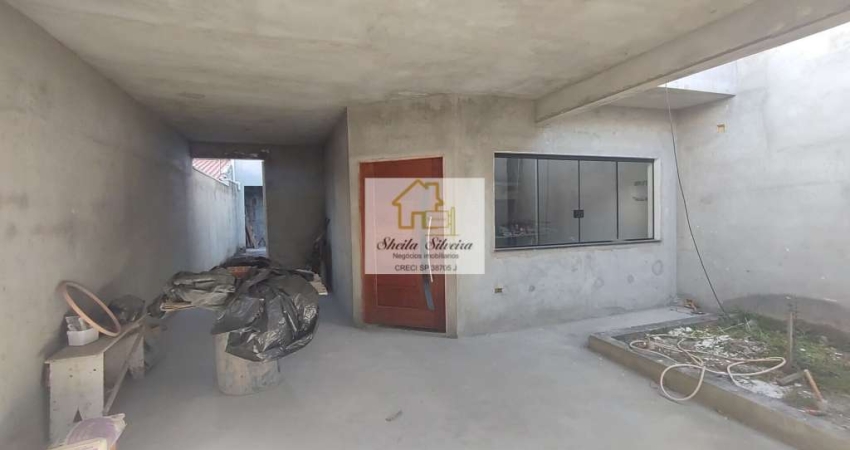 Sobrado com 162m² de área construída com 3 dormitórios á VENDA