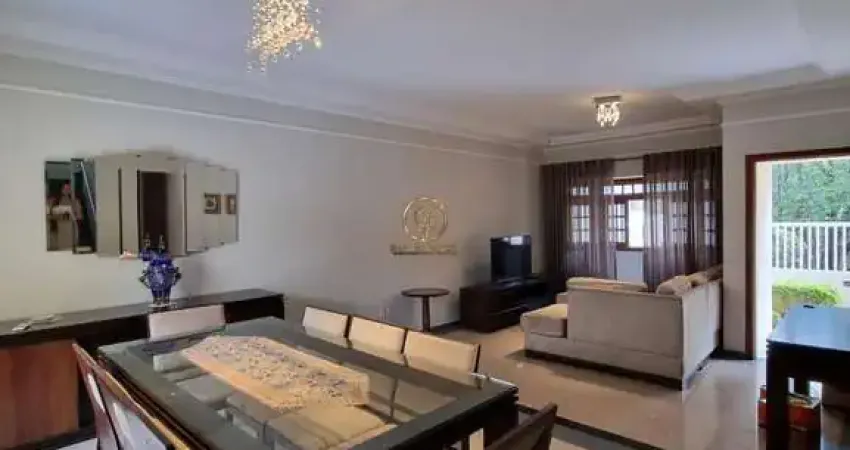 Casa a venda em Campinas, 242m², 4 dormitórios e piscina, bairro Parque das Flores