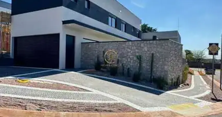 Casa à venda em Paulínia, Centro, com 3 suítes, com 235 m², Royal Garden