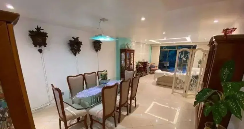 Vendo excelente Cobertura de 5 quartos sendo 4 suítes na Barra  400 m2
