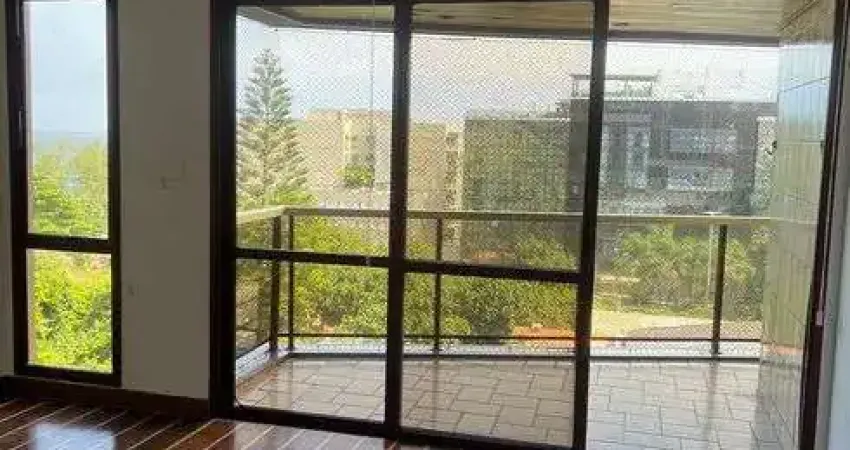 Vendo excelente apartamento de 3 quartos Copacabana/Arpoador 140 m2