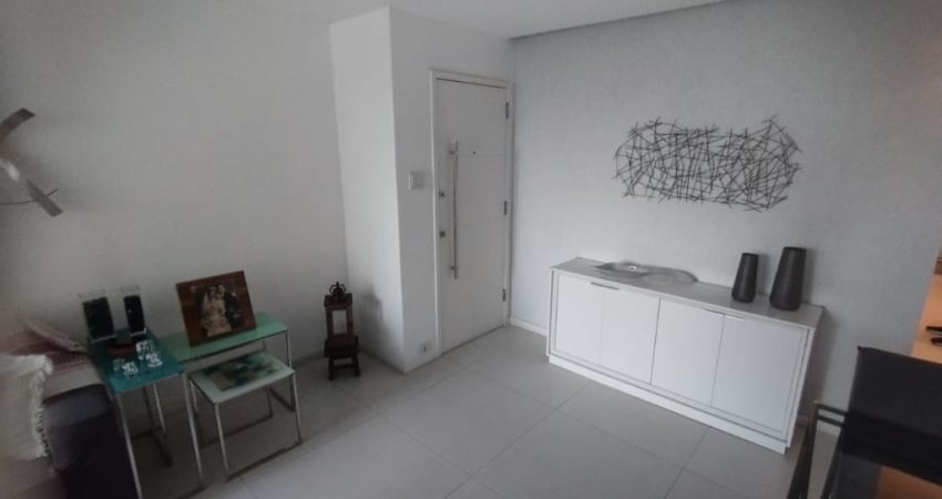 VENDO OTIMO APARTAMENTO DE 40 M2 COPACABANA