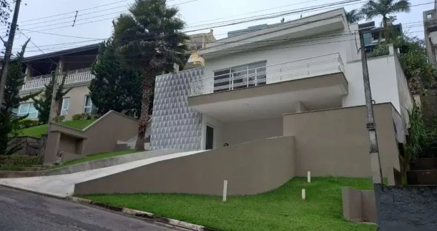 Venda ou Locação de Sobrado no Jardim Imperial Hills III - Arujá, SP