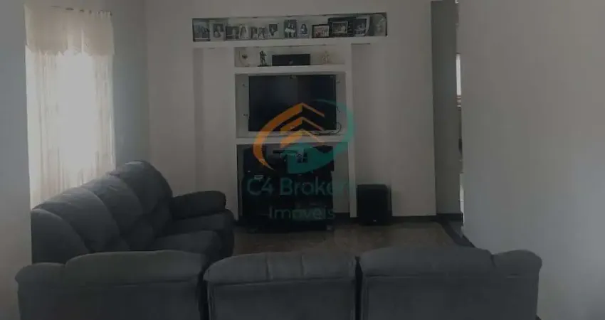 Vende - se Lindo Sobrado em Condomínio Fechado - Mairiporã, SP