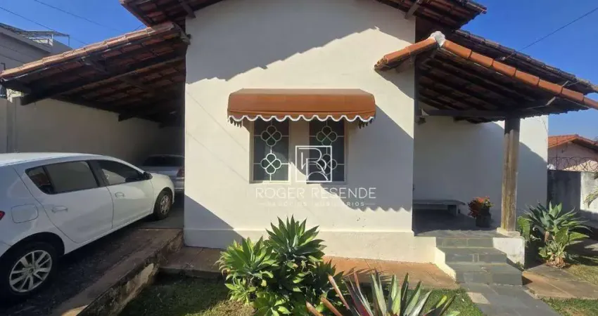 Casa com 4 dormitórios à venda, 200 m² por R$ 800.000,00 - Novo Guarujá - Betim/MG