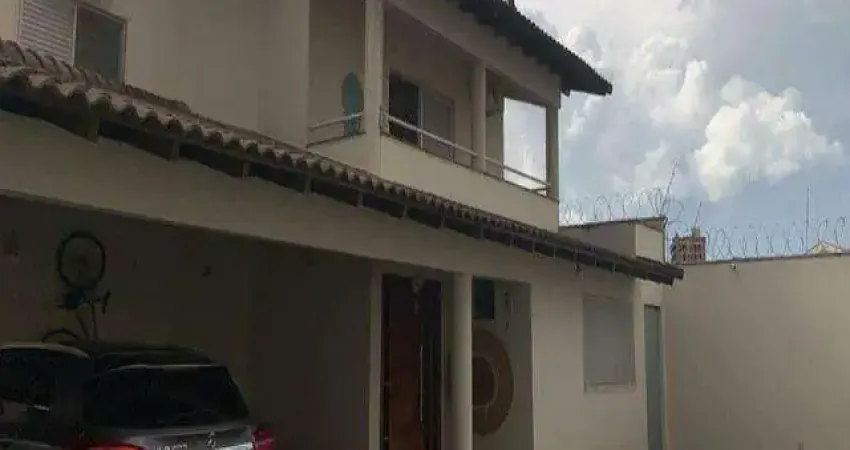 Casa à venda, 4 quartos, 4 suítes, 4 vagas, JARDIM COLINA - Uberlândia/MG