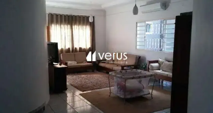 Casa com 3 quartos à venda na Cidade Jardim, Uberlândia