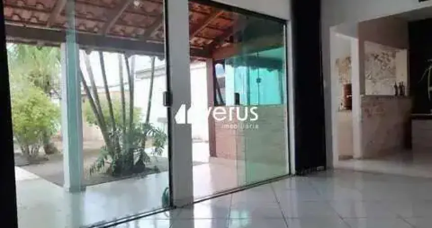 Casa à venda, 2 quartos, 1 suíte, 4 vagas, SAO JORGE - Uberlândia/MG