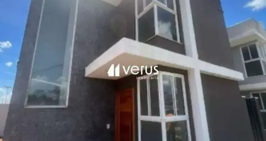 Casa no estilo sobrado á venda em condomínio no Bosque dos Buritis