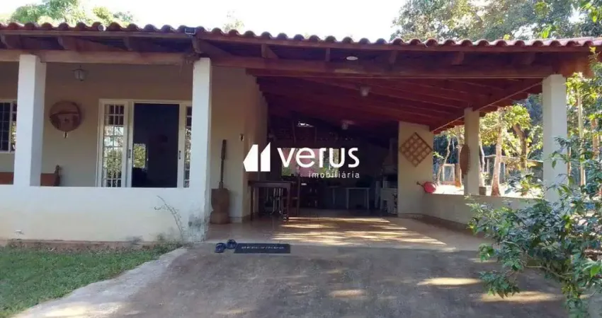 Chácara à venda, 5 quartos, 2 suítes, 3 vagas, CHACARA ELDORADO - Uberlândia/MG