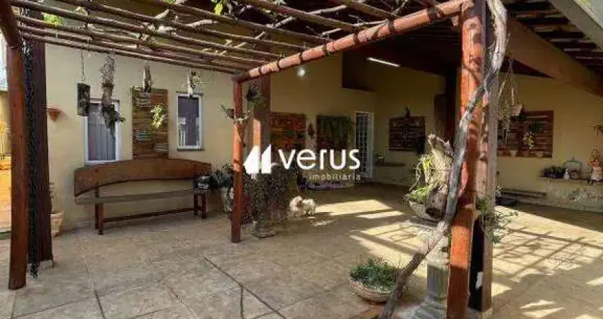Casa à venda, 3 quartos, 1 suíte, 1 vaga, JARDIM HOLANDA - Uberlândia/MG