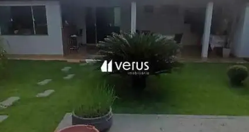 Casa à venda, 3 quartos, 1 suíte, 3 vagas, Santa Mônica - Uberlândia/MG