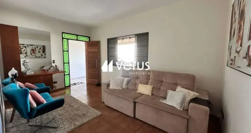 Casa à venda, 3 quartos, 1 suíte, 2 vagas, Santa Mônica - Uberlândia/MG