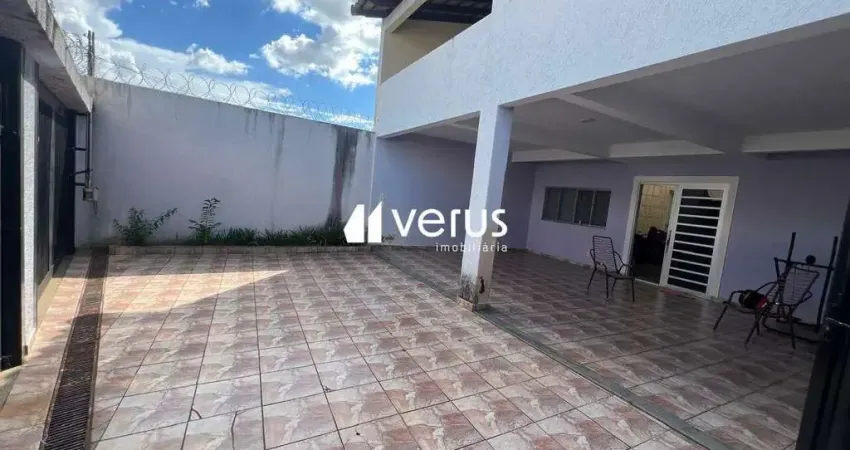 Sobrado à venda, 5 quartos, 2 suítes, 5 vagas, presidente roosevelt - uberlândia/mg