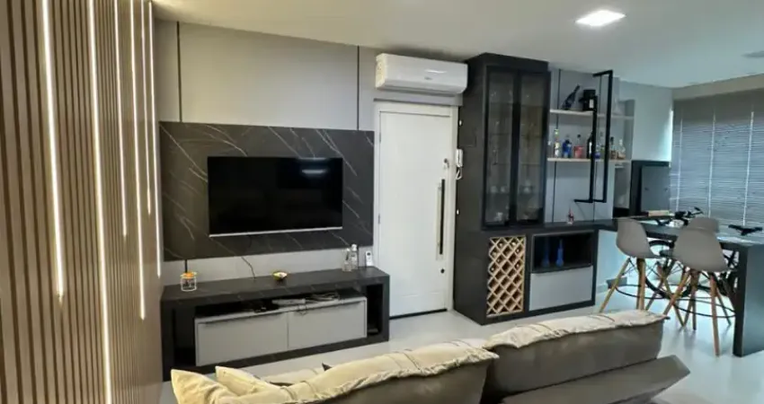 Apartamento mobiliado perto da praia com 02 suítes em bal. perequê, porto belo 80x