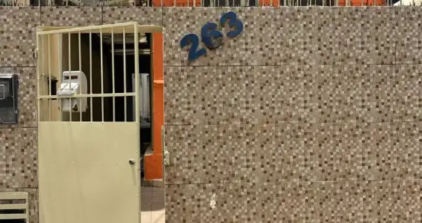 Alugo casa comercial com 100m², 5 salas,  no farol bem próximo ao centro.