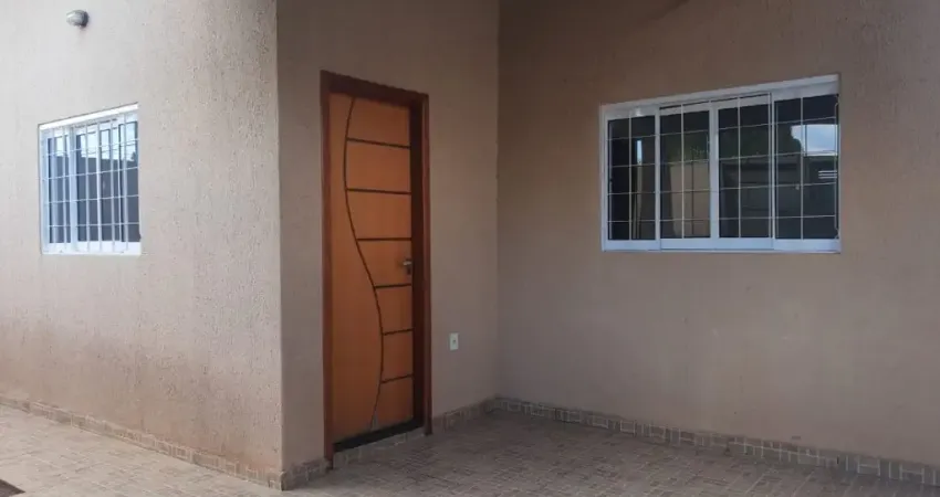 Casa com 1 suite e 1 quarto.