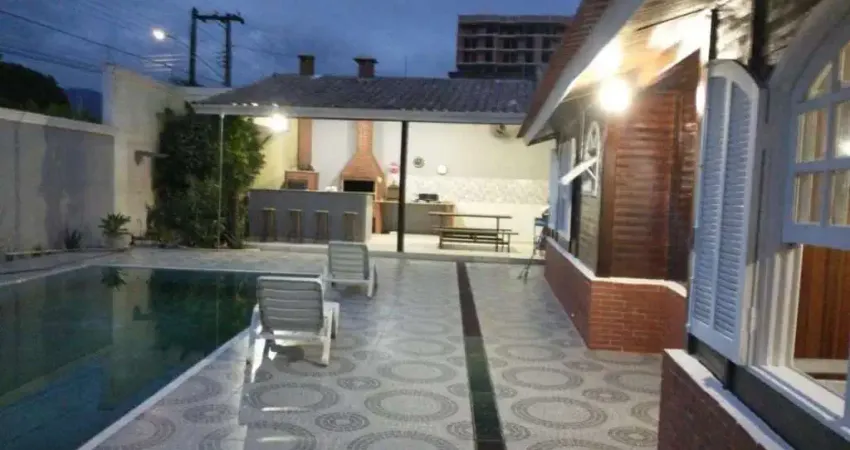 Casa grande  com 4 quartos piscina  churrasqueira na praia de indaiá em caraguatatuba sp - ca0353