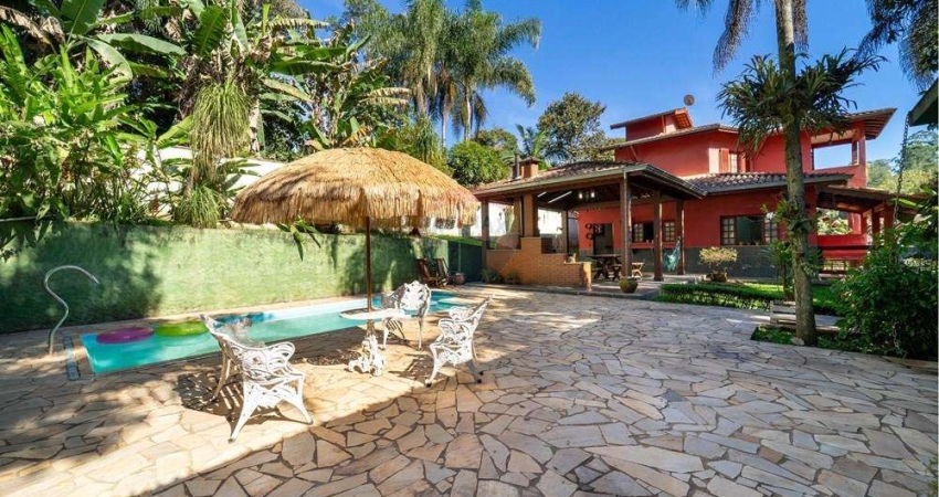 Chácara à venda com 4 quartos, piscina, jardim, área gourmet -Condomínio Saint James I - Campo Limpo Pta