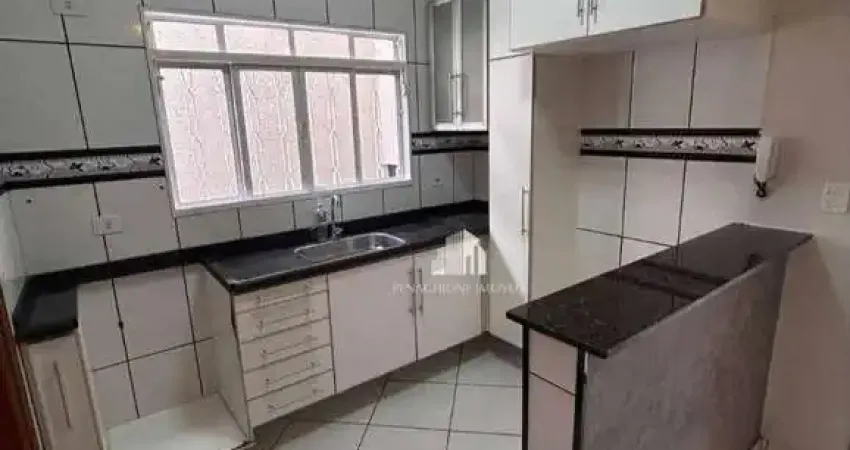 Casa assobradada em excelente localização do bairro Jardim Paulistano próximo ao centro da cidade! A casa tem 3 quartos sendo 1 suíte Sala copa/cozinh