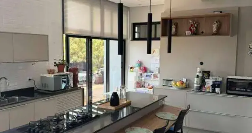 Casa à venda em Condomínio Portal da Colina com Piscina Aquecida e Energia Solar em Americana - SP