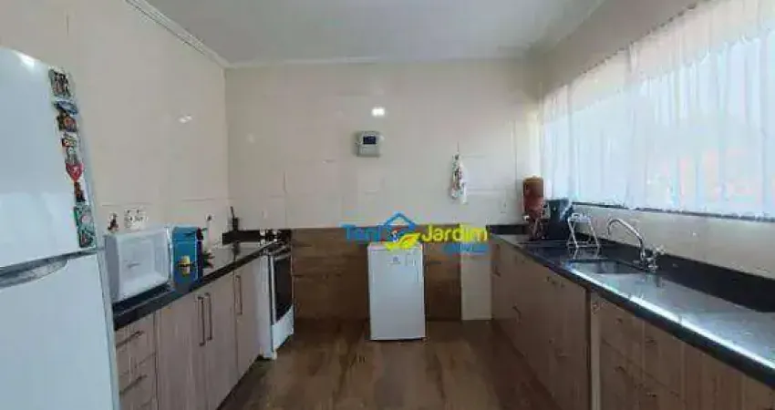 Sobrado com 3 dormitórios à venda, 173 m² por R$ 750.000,00 - Vila Humaitá - Santo André/SP